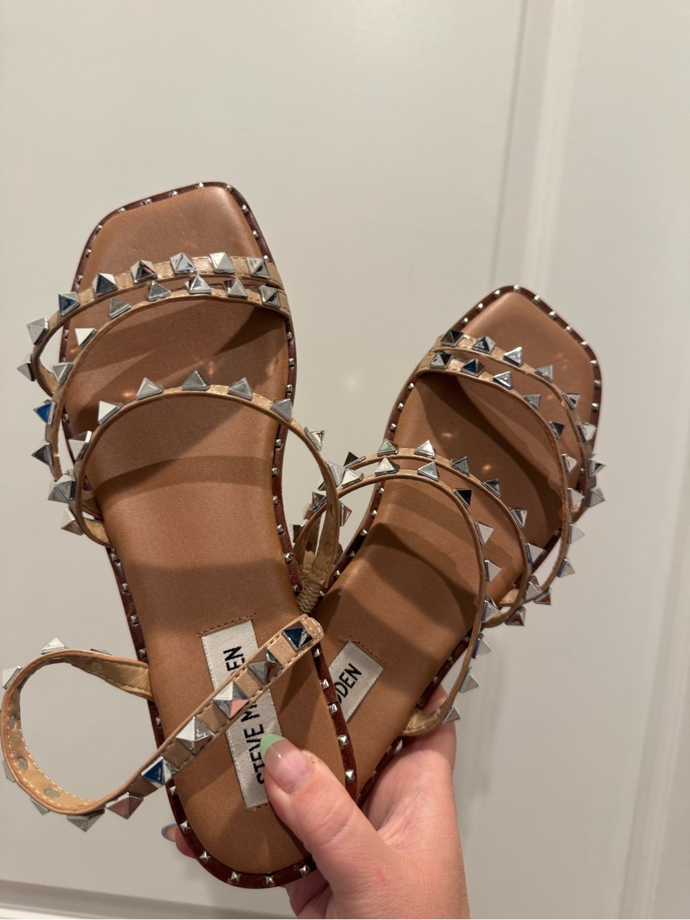 NWOT! Steve Madden Skyler Studded Sandals in Tan